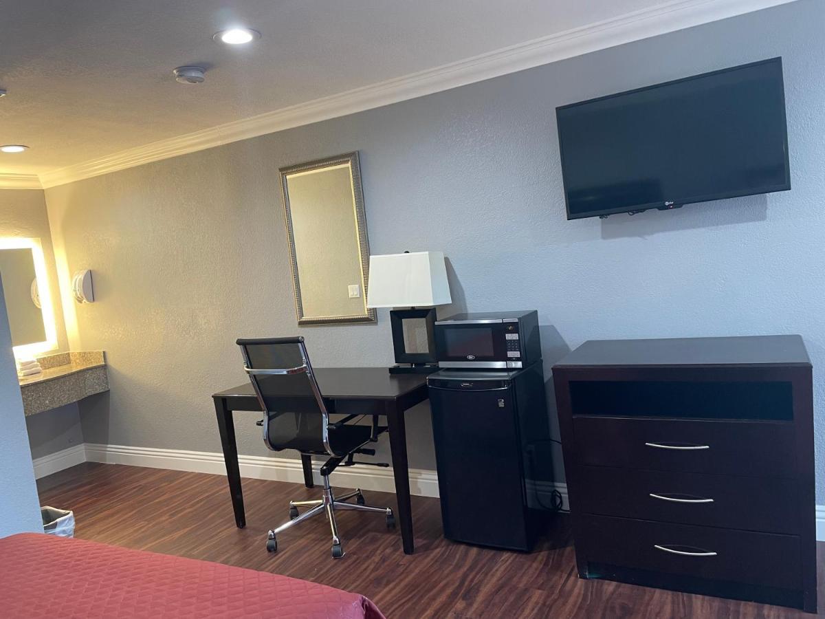 Legacy Inn & Suites Anaheim Exterior photo